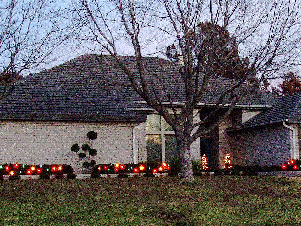 Entry overlooks park & woods