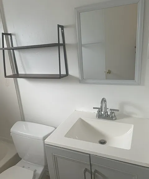 269 E Kelsey Ave #B — Photo 3