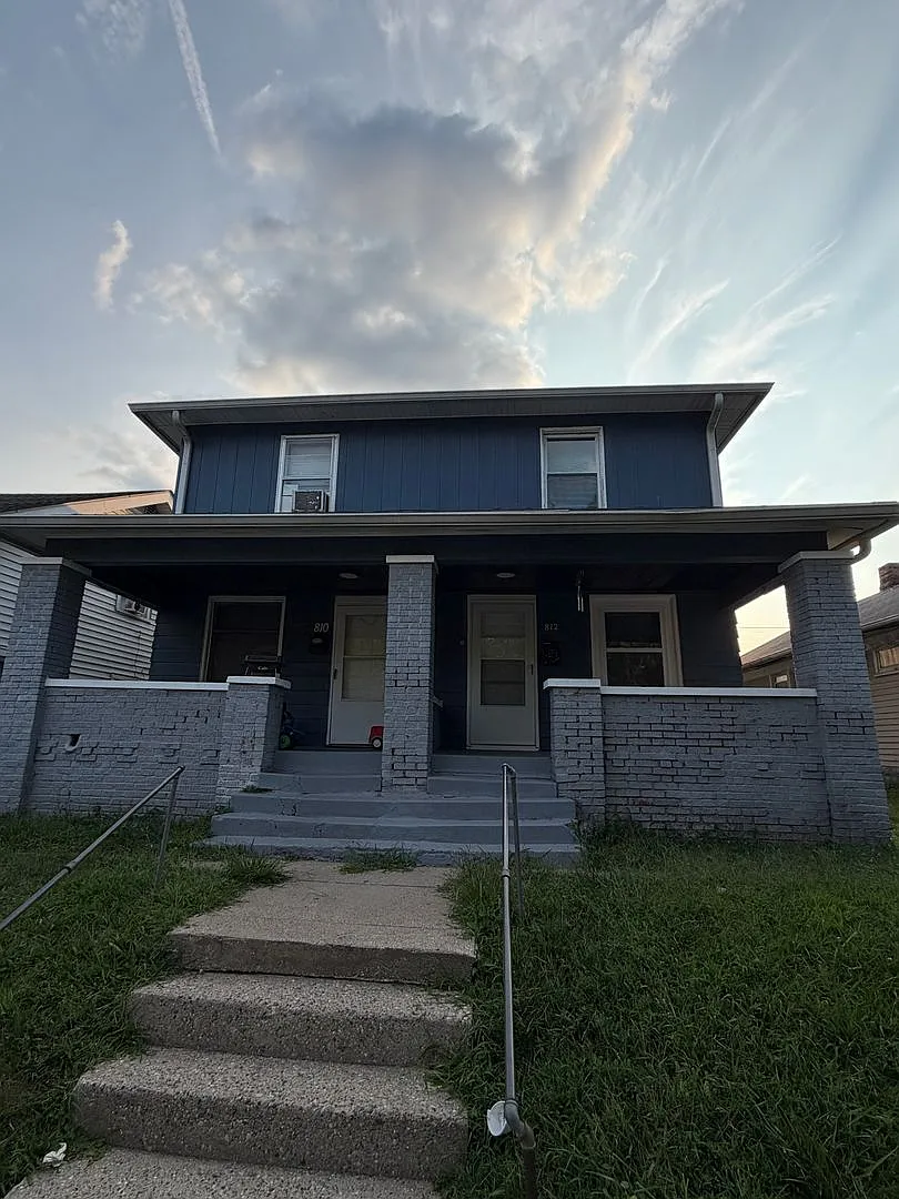 810 N Dearborn St — Photo 1