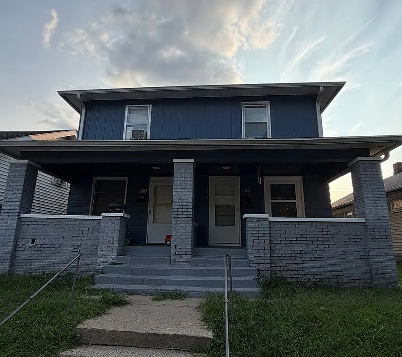 810 N Dearborn St