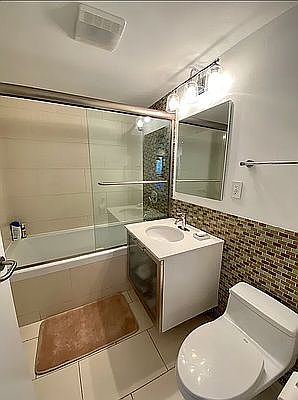 5th image of 117 E 102nd St APT 5B