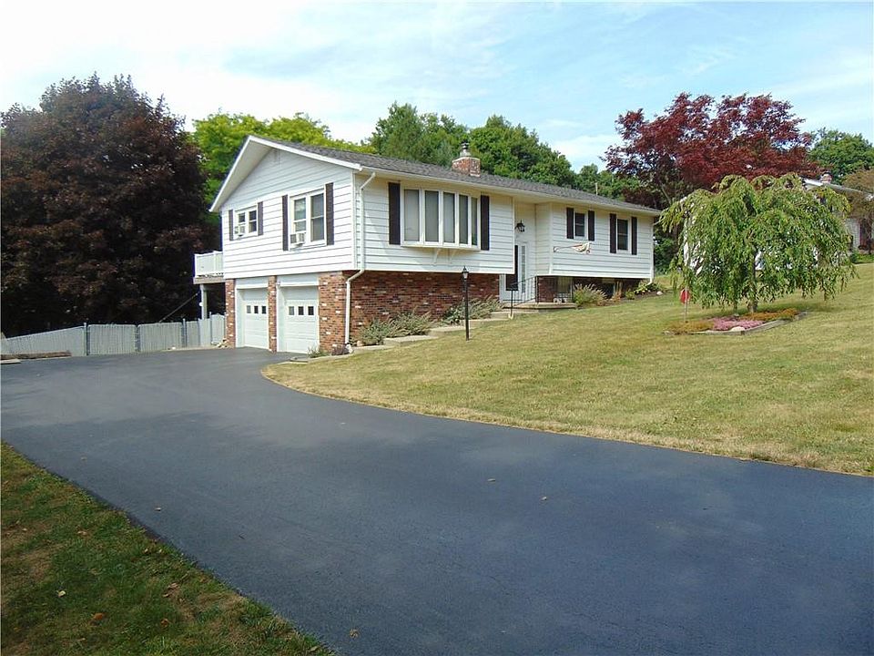 1st image of 25 Hillcrest Dr