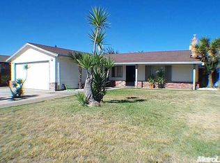 1414 D St, Oakdale, CA 95361