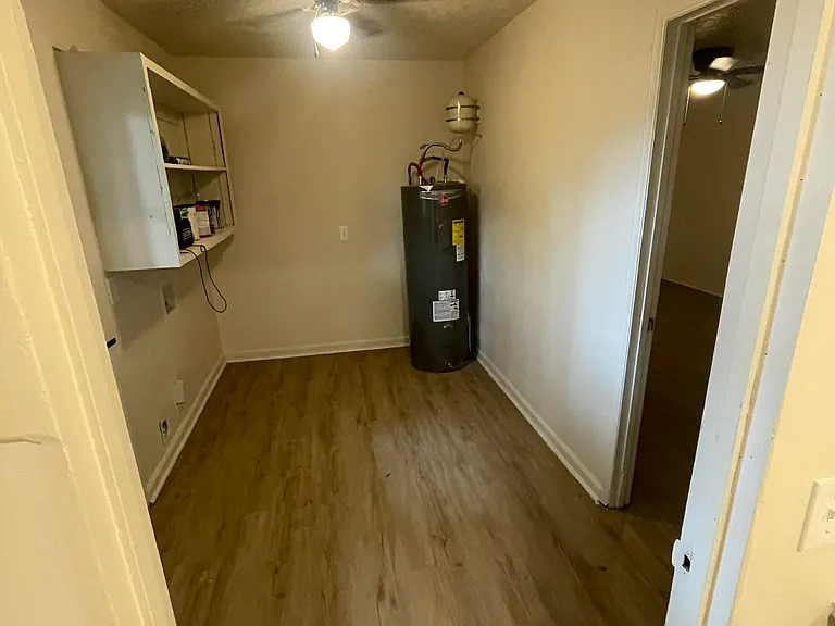 1910 Kittrell Dr — Photo 3
