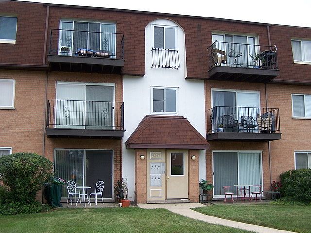 1st image of 9464 Bay Colony Dr APT 2N