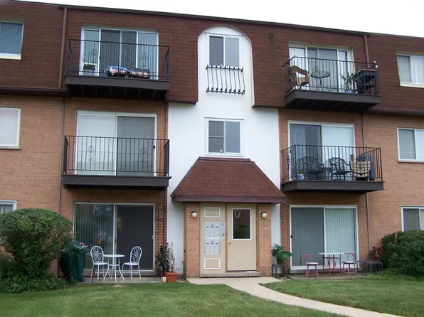 9464 Bay Colony Dr APT 2N, Des Plaines, IL 60016