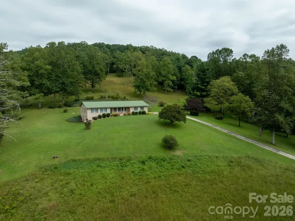 2112 Brittian Ln, Lenoir, NC 28645