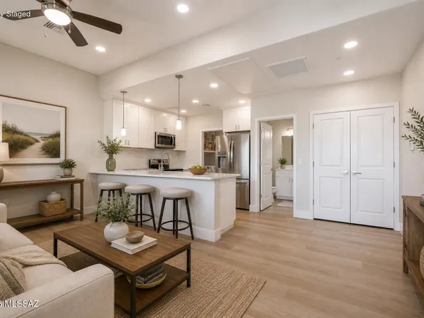 2042 E River Rd #204, Tucson, AZ 85718