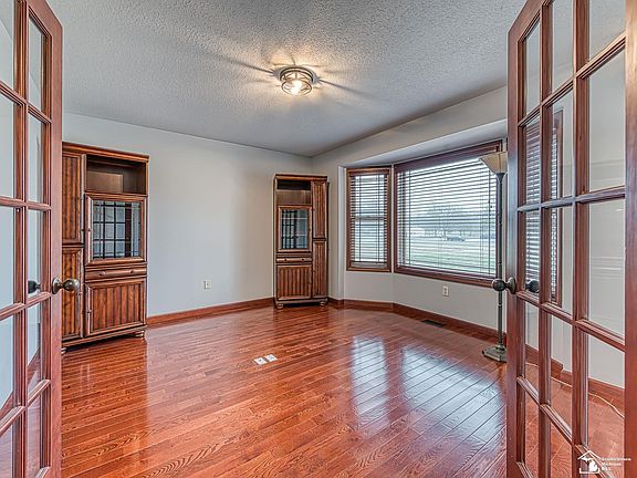 3rd image of 3350 Swartz Rd