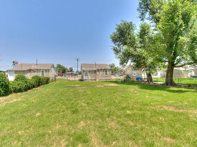4007 N Rockwell Ave — Photo 14