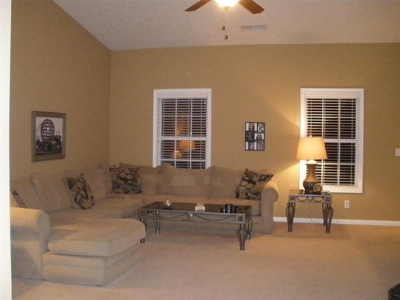 3rd image of 4890 Penrose Dr