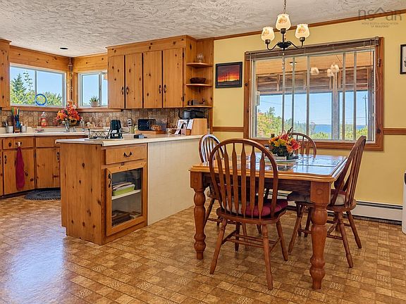 5th image of 245 Argyle Sound Rd