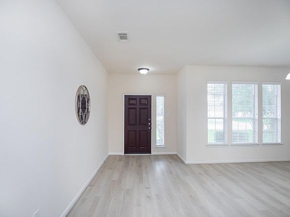 5th image of 7419 Sabinal Creek Dr