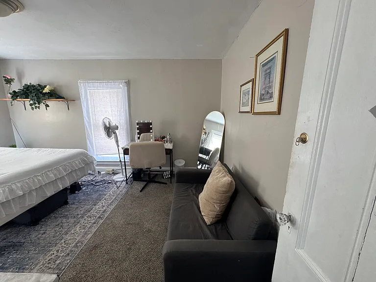 44 Leroy St — Photo 5