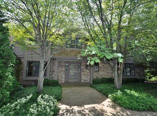 337 W Trillium Rd, Mequon, WI 53092