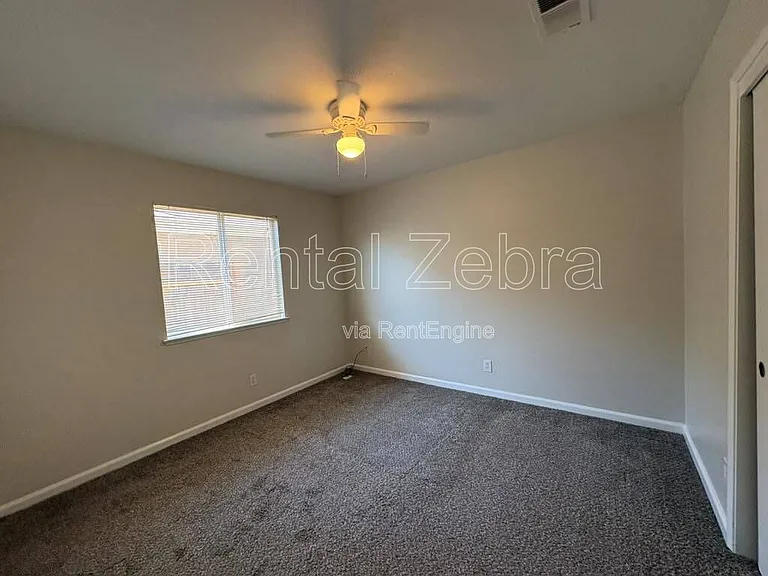 2862 La Cresenta Ave — Photo 3