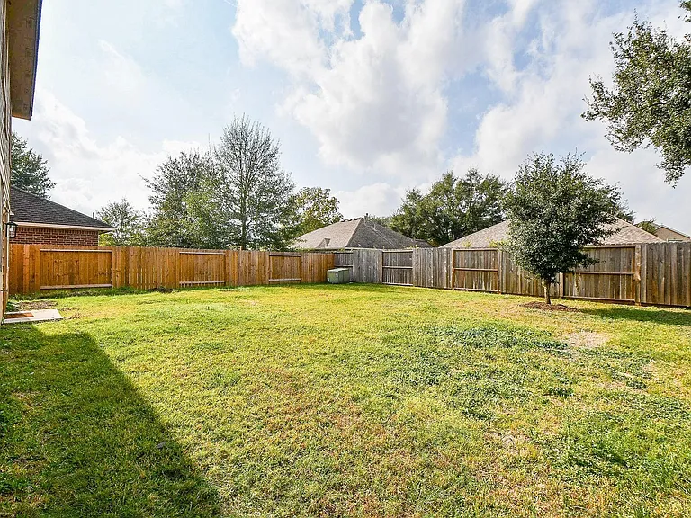 2707 Silk Tree Ln — Photo 18