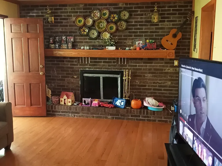 74 Roosevelt St — Photo 5