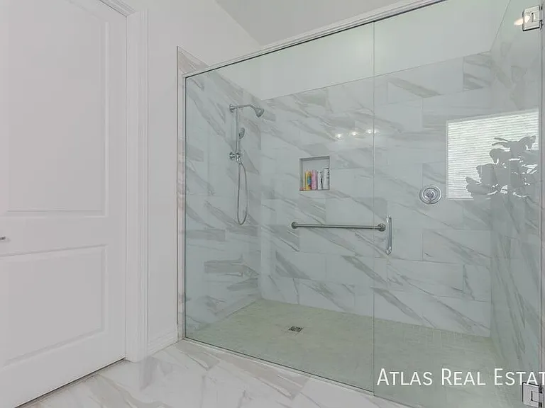 15149 S 186th Ln — Photo 8