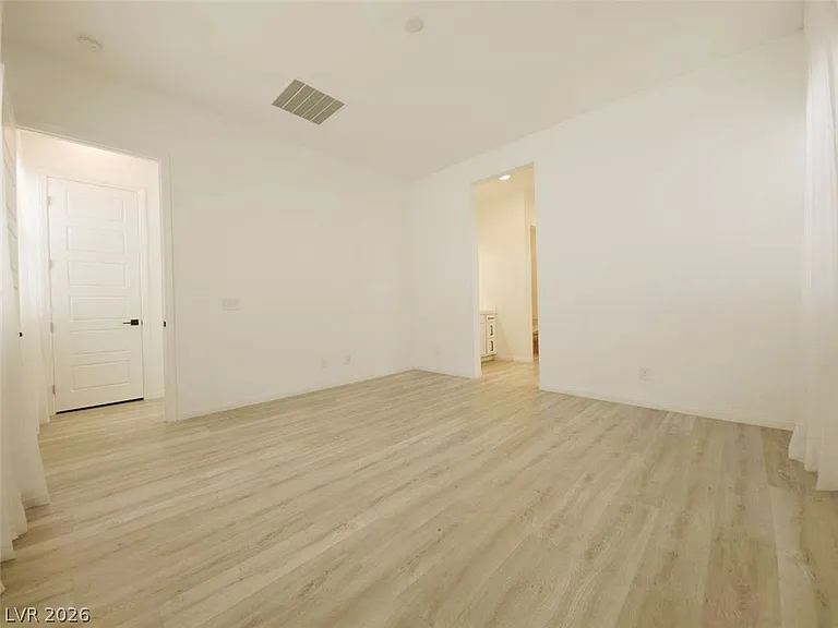 7562 Desert Rhyolite St — Photo 11