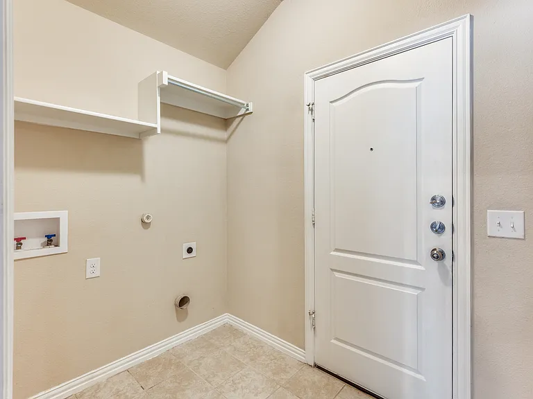 4920 Lemon Grove Dr — Photo 12
