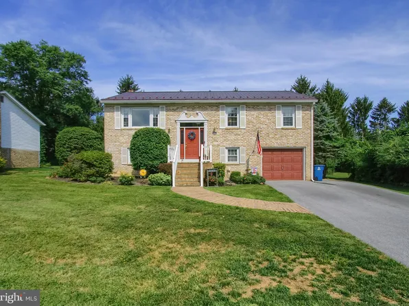 118 Holly Dr, Mechanicsburg, PA 17055