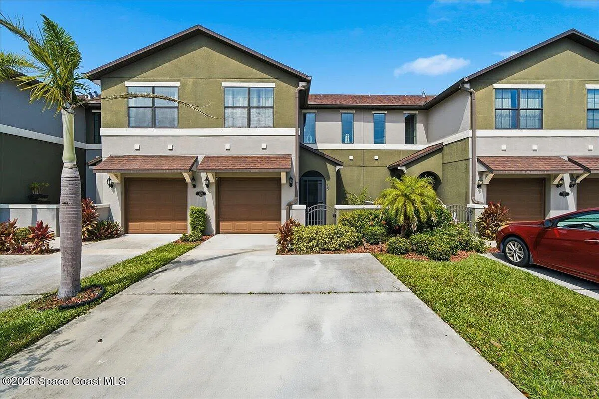 3 bed, 2.5 bath, 1495 sqft, $2,900 — Photo 1