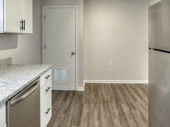 4th image of 2821 S 107th Ave