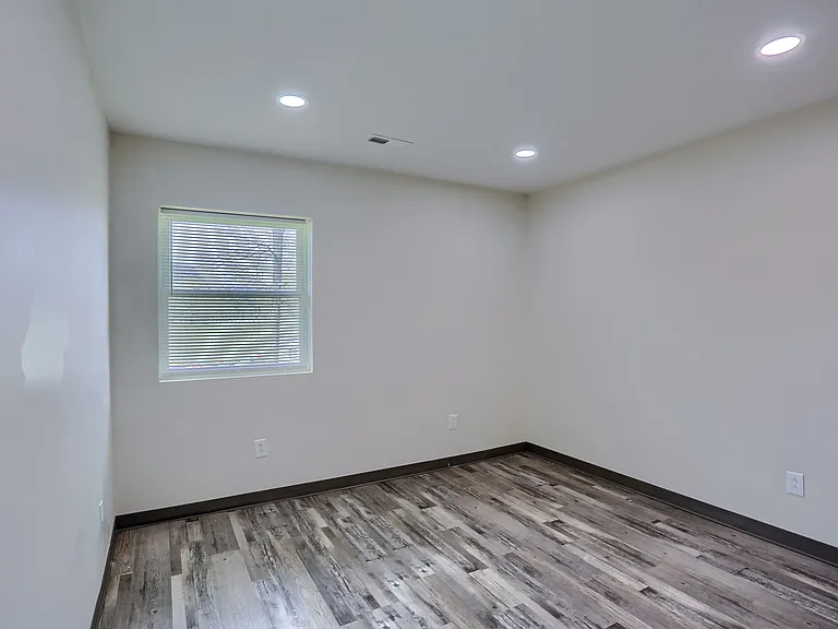 102 Kathleen Dr #2 — Photo 17