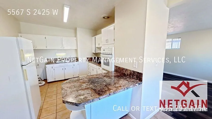 2 bedroom apartment in Roy — Photo 3