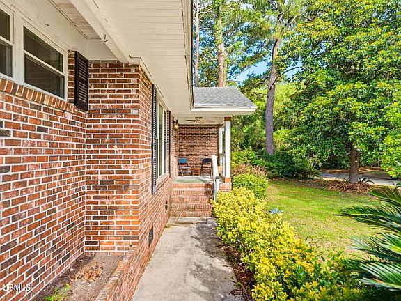 4th image of 2602 S Royal Oaks Drive
