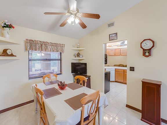 4th image of 2422 Pine Chase Cir