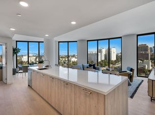 Kurve, Los Angeles, CA 90005