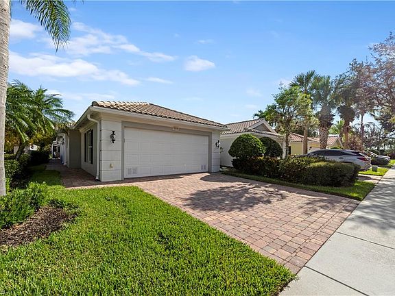 3rd image of 15500 Orlanda DR
