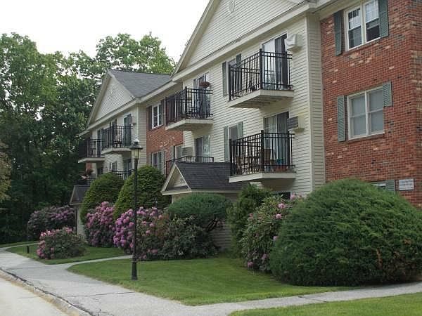 1st image of 9 Saint James Pl APT 912