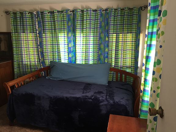 End Bdr with 2 Twn Day Bed