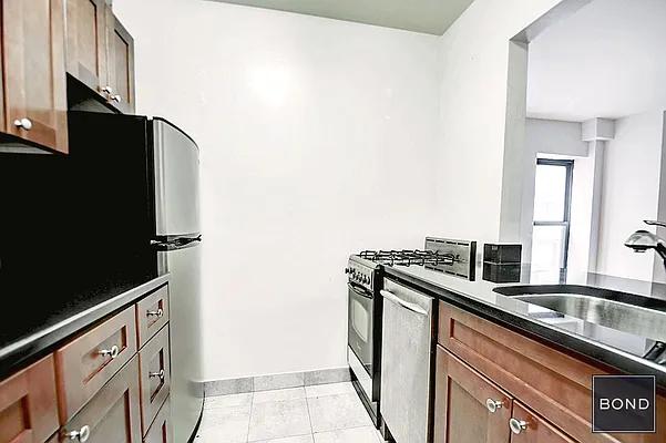 Rented by Bond New York | media 20