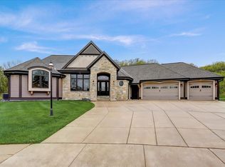 206 Trefor Ct, Waukesha, WI 53188