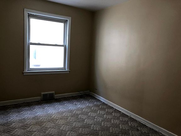 4th image of 4810 Mulford St #1E