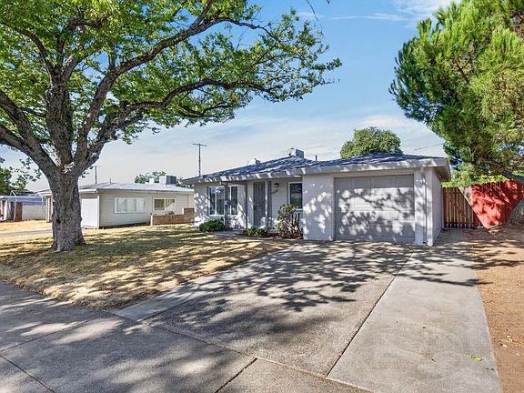 2nd image of 4810 Cabrillo Way