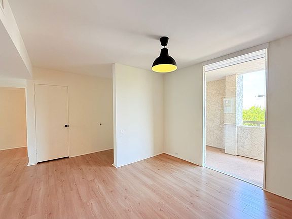 5th image of 251 E La Verne Way Unit F