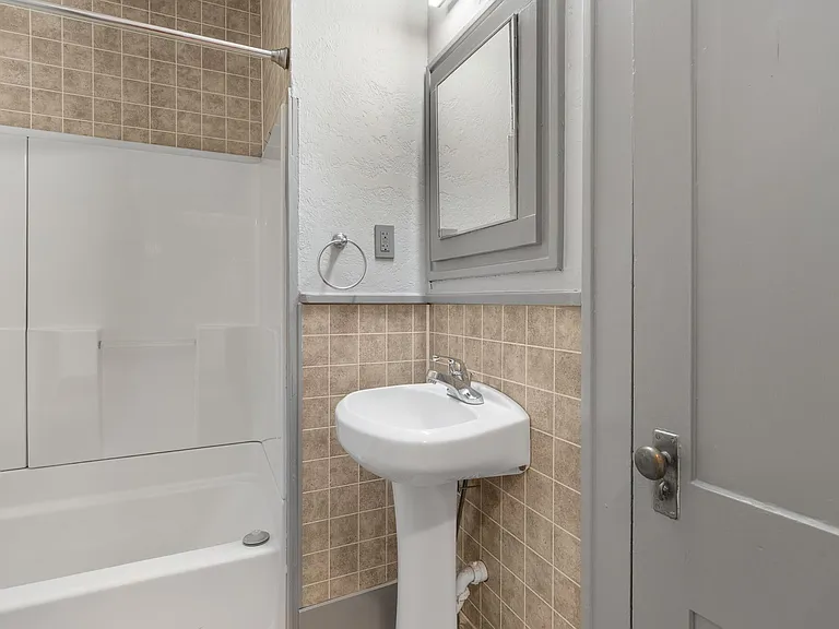 2811 Lawrence Rd — Photo 14