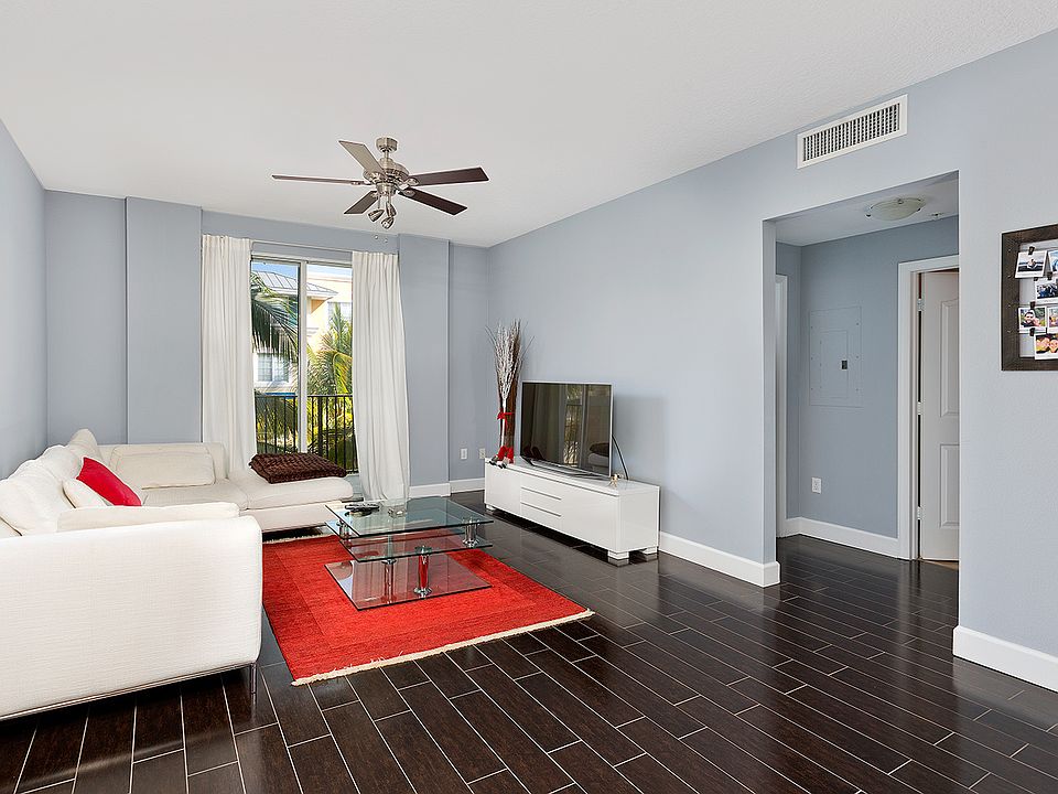 1st image of 250 NE 3rd Ave APT 410