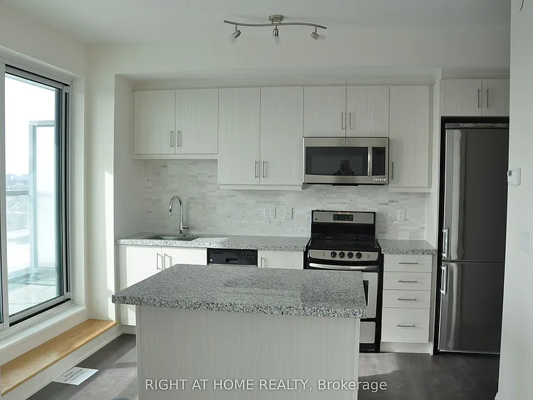 68 Canterbury Pl #1707 — Photo 2