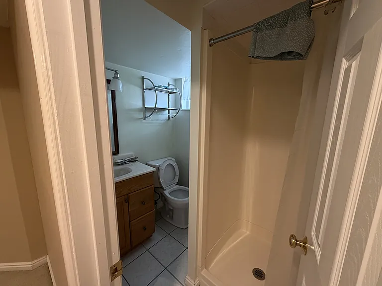 2480 Eastbourne Dr — Photo 9