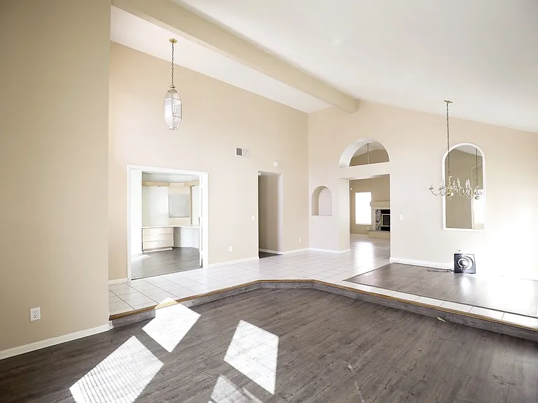 25406 Blackthorne Dr — Photo 4