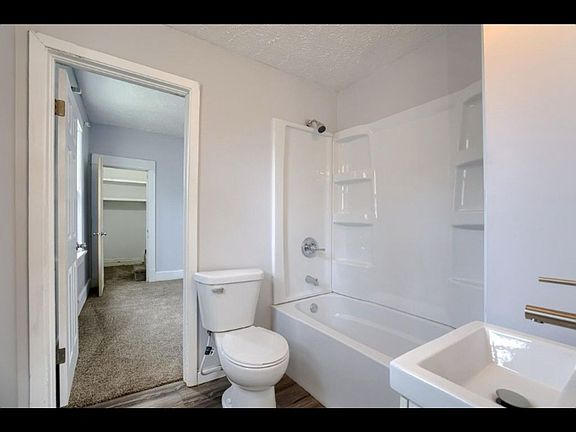 4th image of 2524 Avenue C