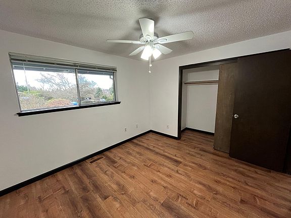 4th image of 12114 29th St E