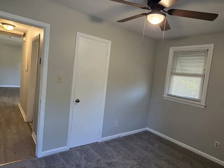 2206 Bothwell St — Photo 10