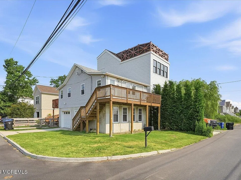 54 Main St